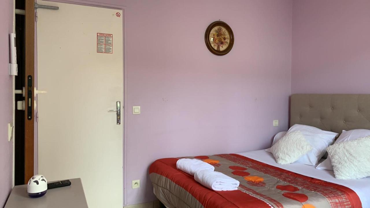 Hotel Du Cygne De La Croix Blanche Lailly-en-Val Экстерьер фото