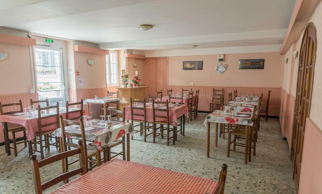 Hotel Du Cygne De La Croix Blanche Lailly-en-Val Экстерьер фото