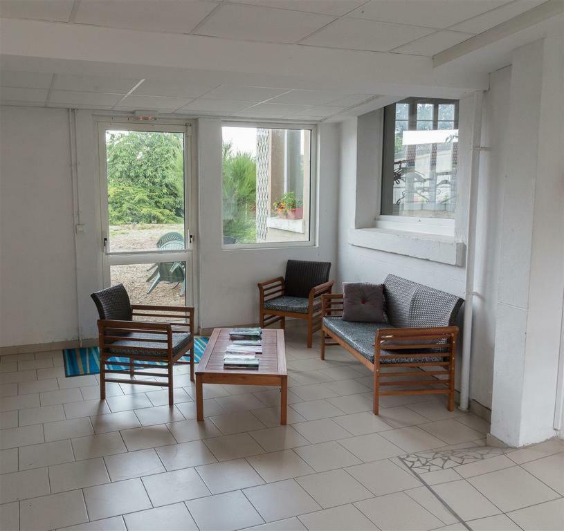 Hotel Du Cygne De La Croix Blanche Lailly-en-Val Экстерьер фото