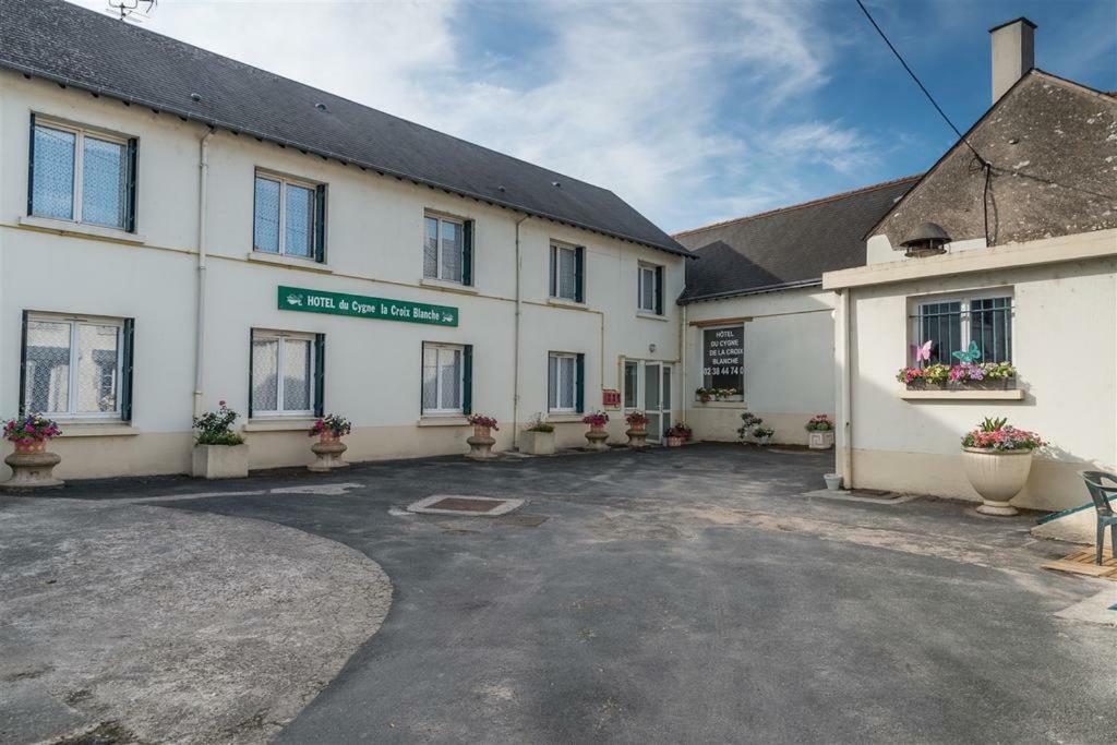 Hotel Du Cygne De La Croix Blanche Lailly-en-Val Экстерьер фото